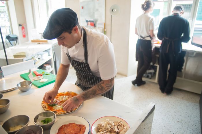 Cucina di una pizzeria