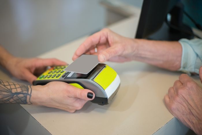 Pagamento con carta al POS